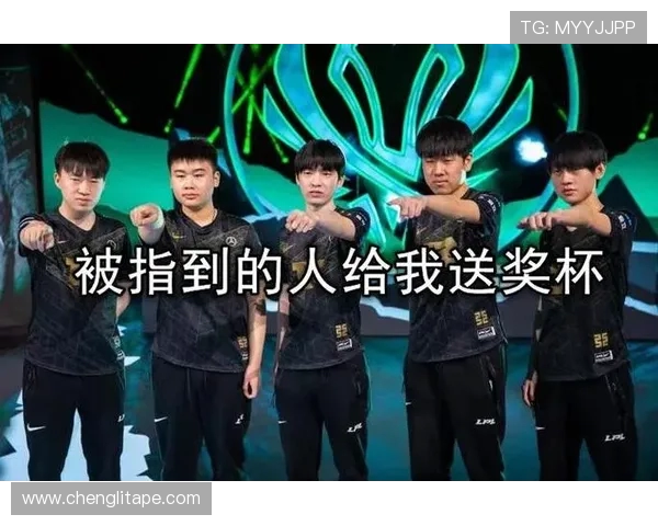 FPX耐力争议引发热议电竞圈对团队表现的深度探讨与反思